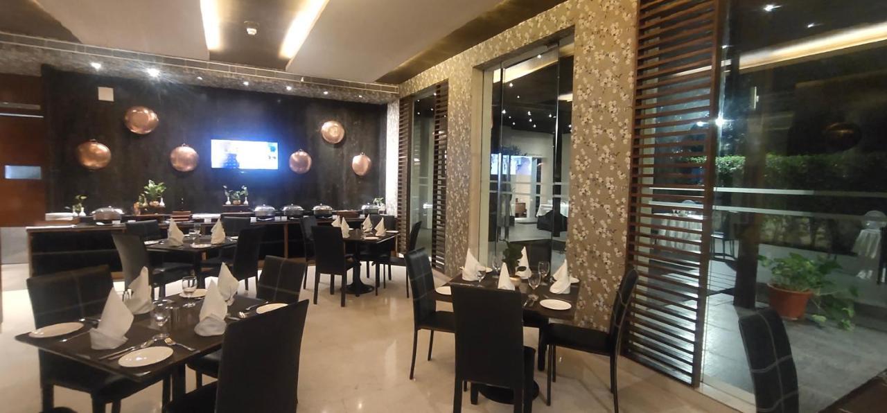 Udman Hotel Panchshila Park New Delhi Luaran gambar
