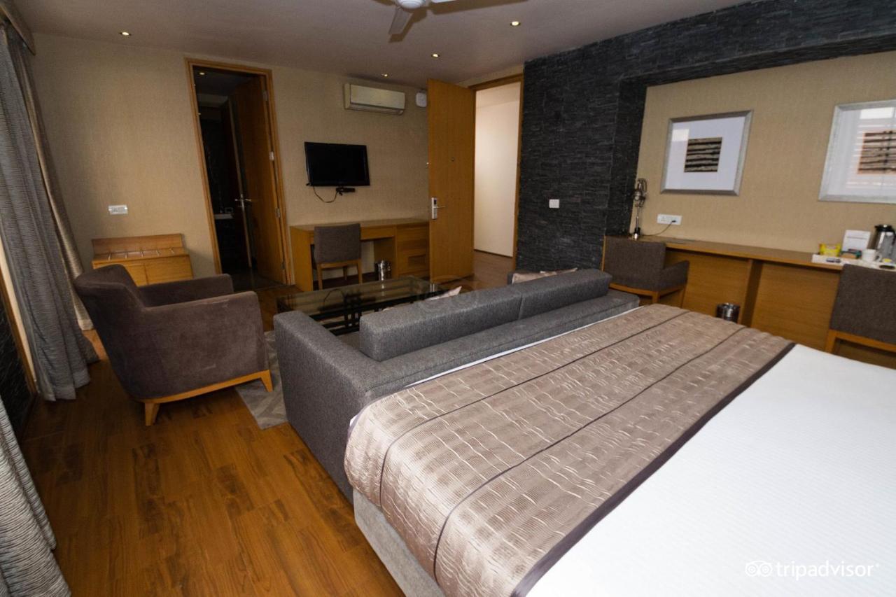 Udman Hotel Panchshila Park New Delhi Luaran gambar