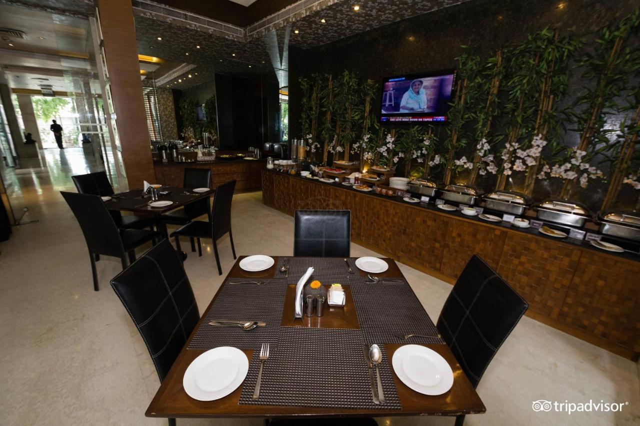 Udman Hotel Panchshila Park New Delhi Luaran gambar