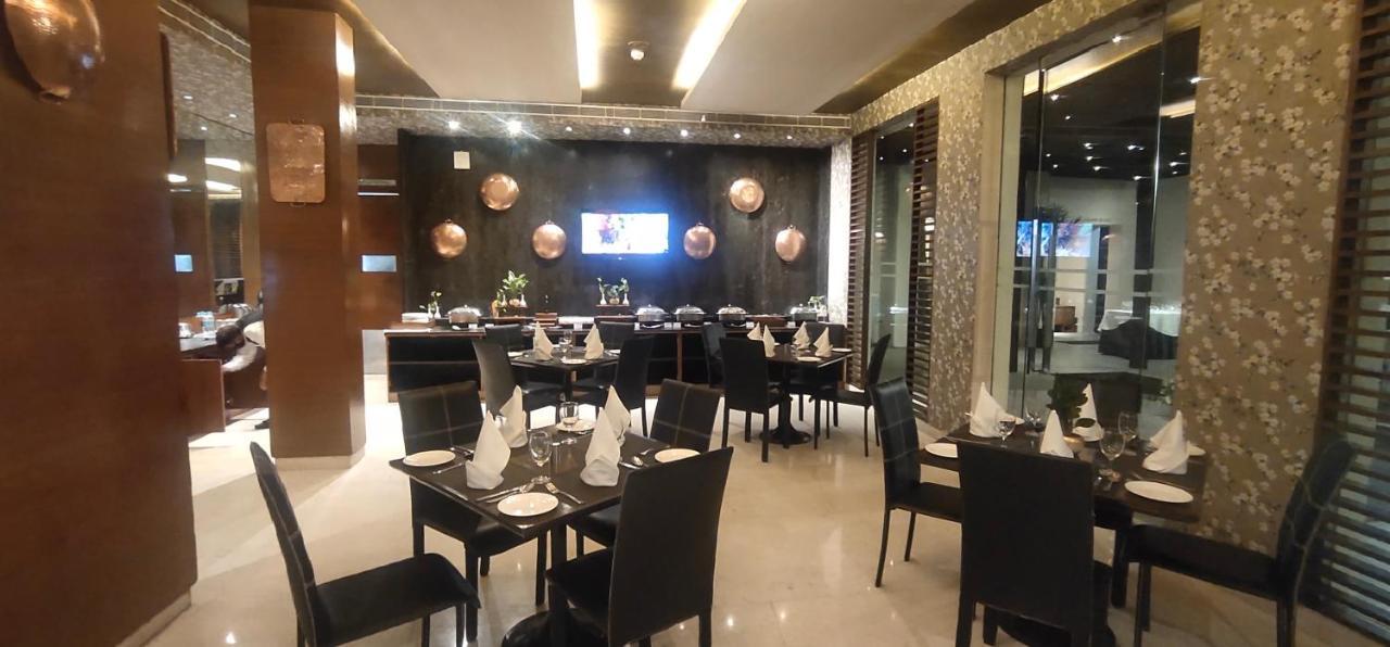 Udman Hotel Panchshila Park New Delhi Luaran gambar