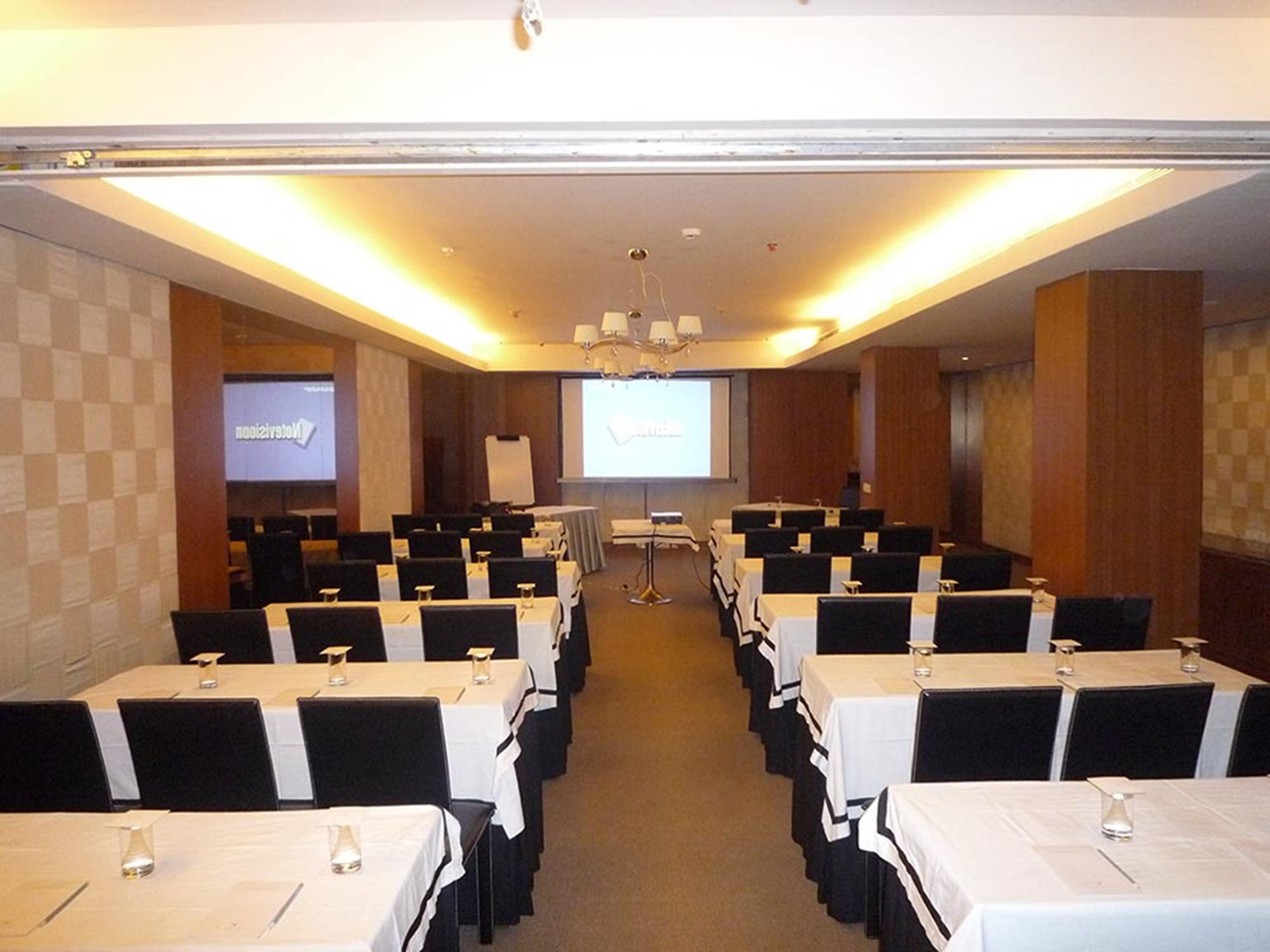 Udman Hotel Panchshila Park New Delhi Luaran gambar